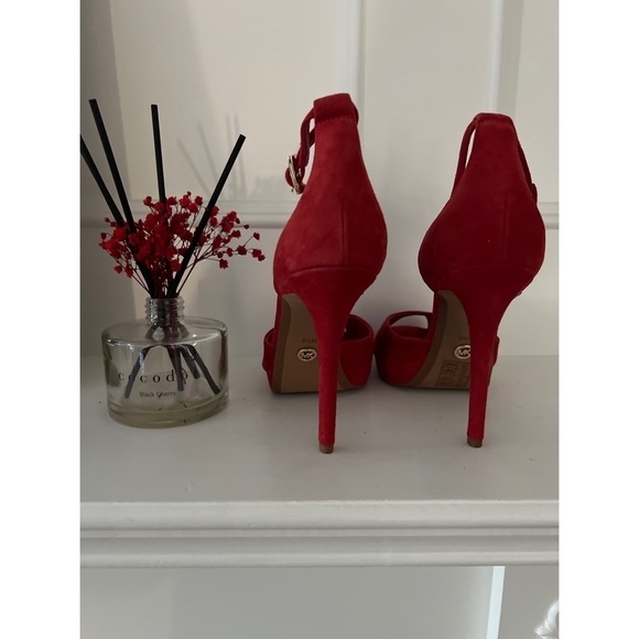 MICHAEL KORS RED PEEP TOE SUEDE HEELS - Picture 4 of 7